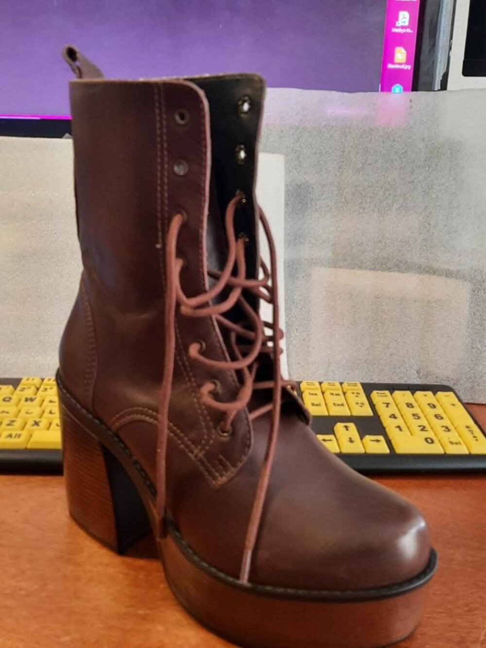 Zigi Rocio Women Platform Lace Up Brown Boot Size 9 NEW DEFECT